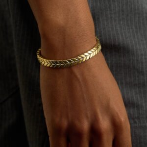 Defined Herringbone Bracelet in Yellow Gold 30% off